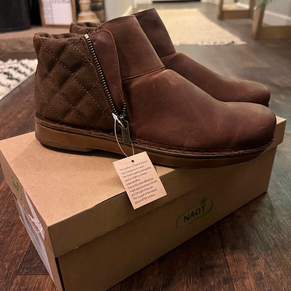 Naot Women’s Brown Leather Ankle Boots